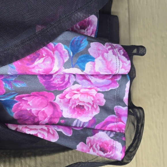 Torrids High Waisted A-Line Mini Skirt Black Gray Pink Mesh Overlay 3x - Picture 7 of 14